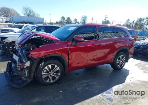 2021 Toyota Highlander Xle из США, поврежденный, VIN 5TDGZRBHXMS540972